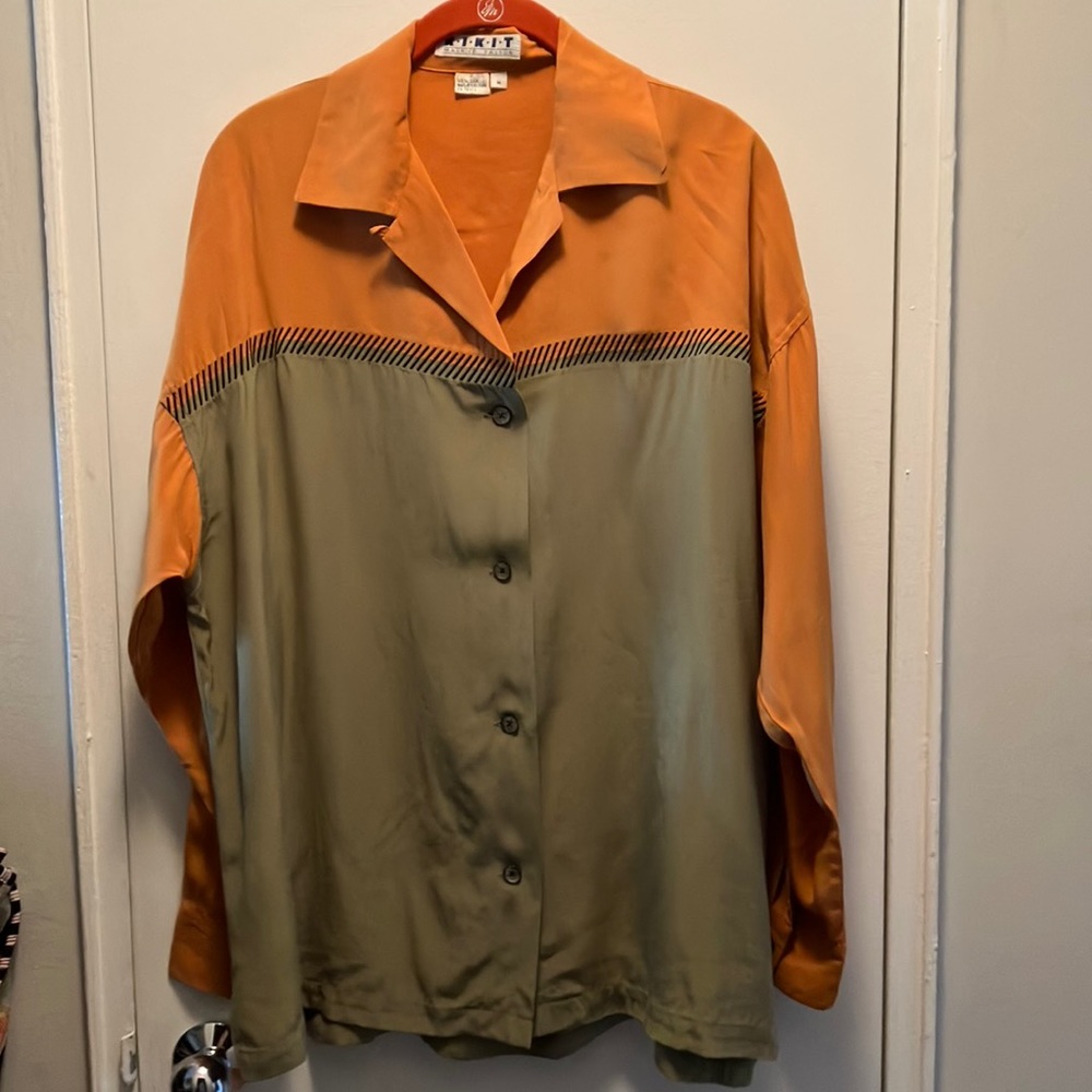 Fabulous Vintage Kikit by Maurice Sasson Silk Shirt, size M
